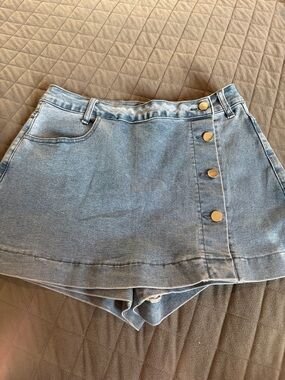Denim Button-Front Skort Shorts - Light Blue